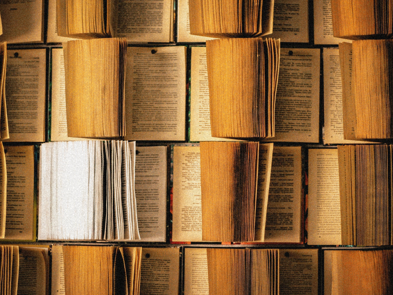 Profumi e libri: il racconto dei profumi attraverso i romanzi