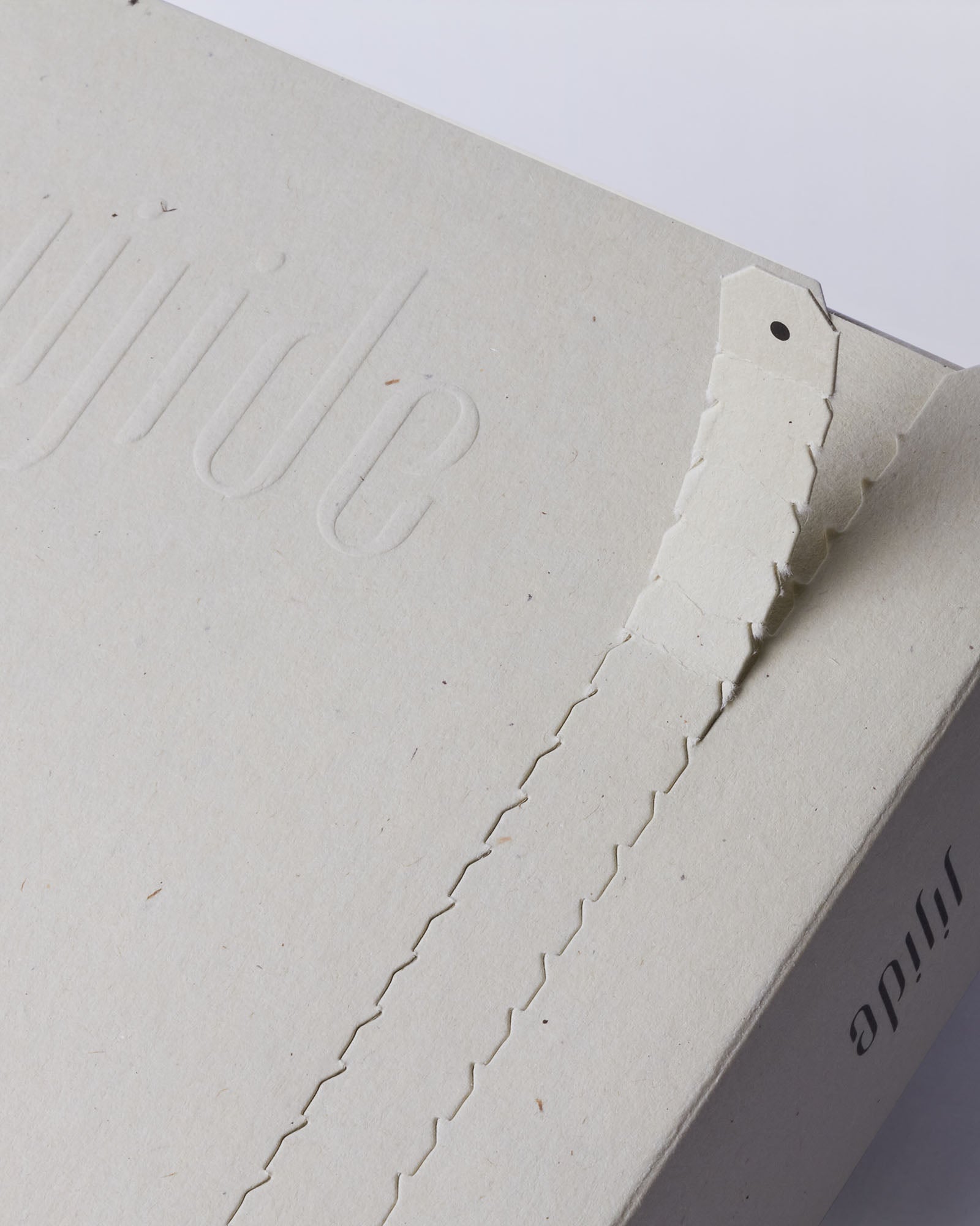 dettaglio apertura pack jijide profumo artistico Grano